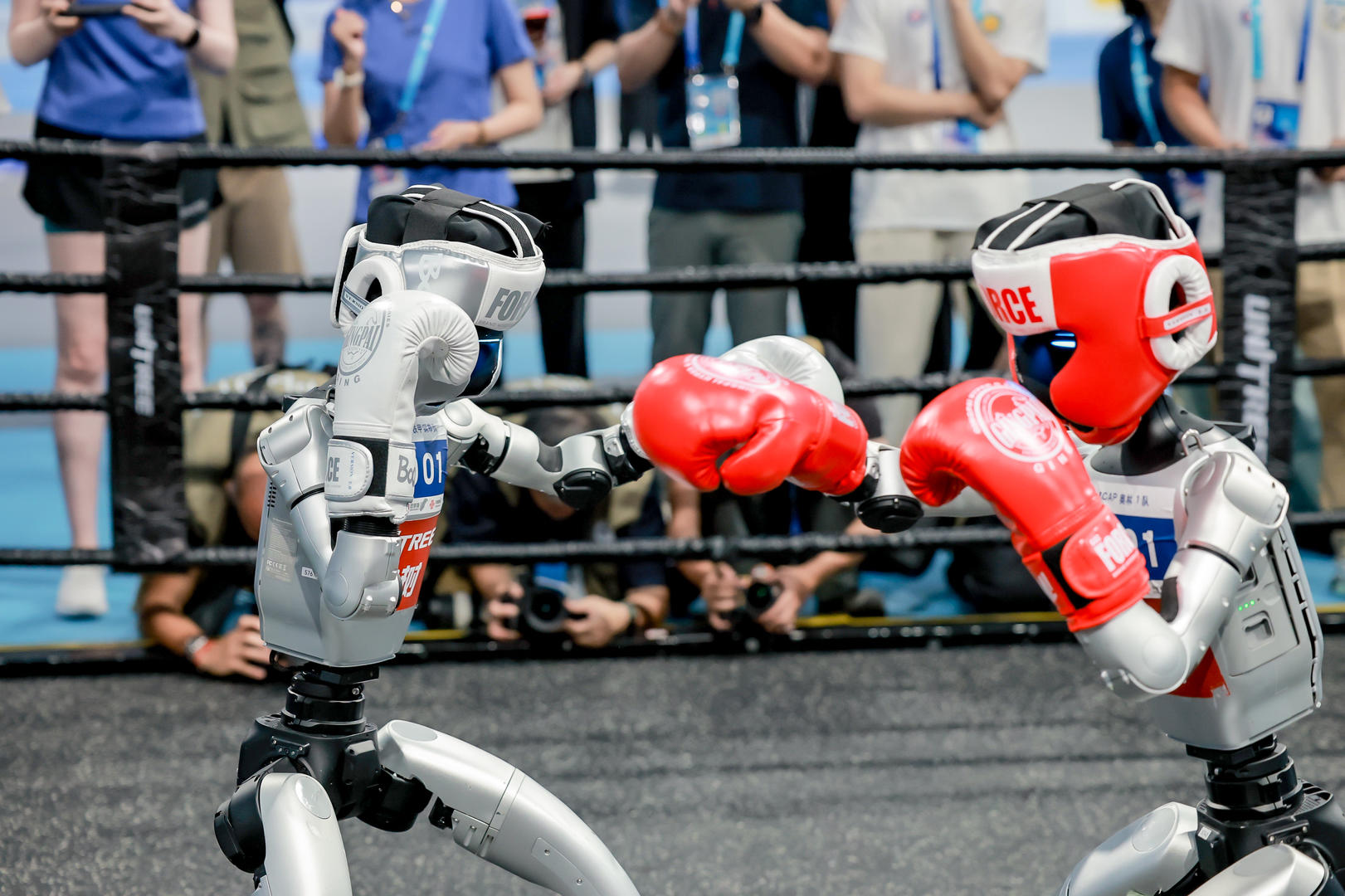 奥林, 无故摔倒 奥林, 无故摔倒