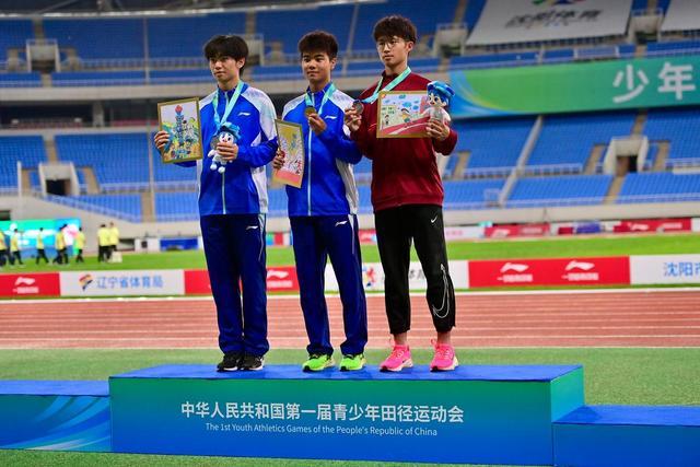 秒的成绩拿, 面对压力