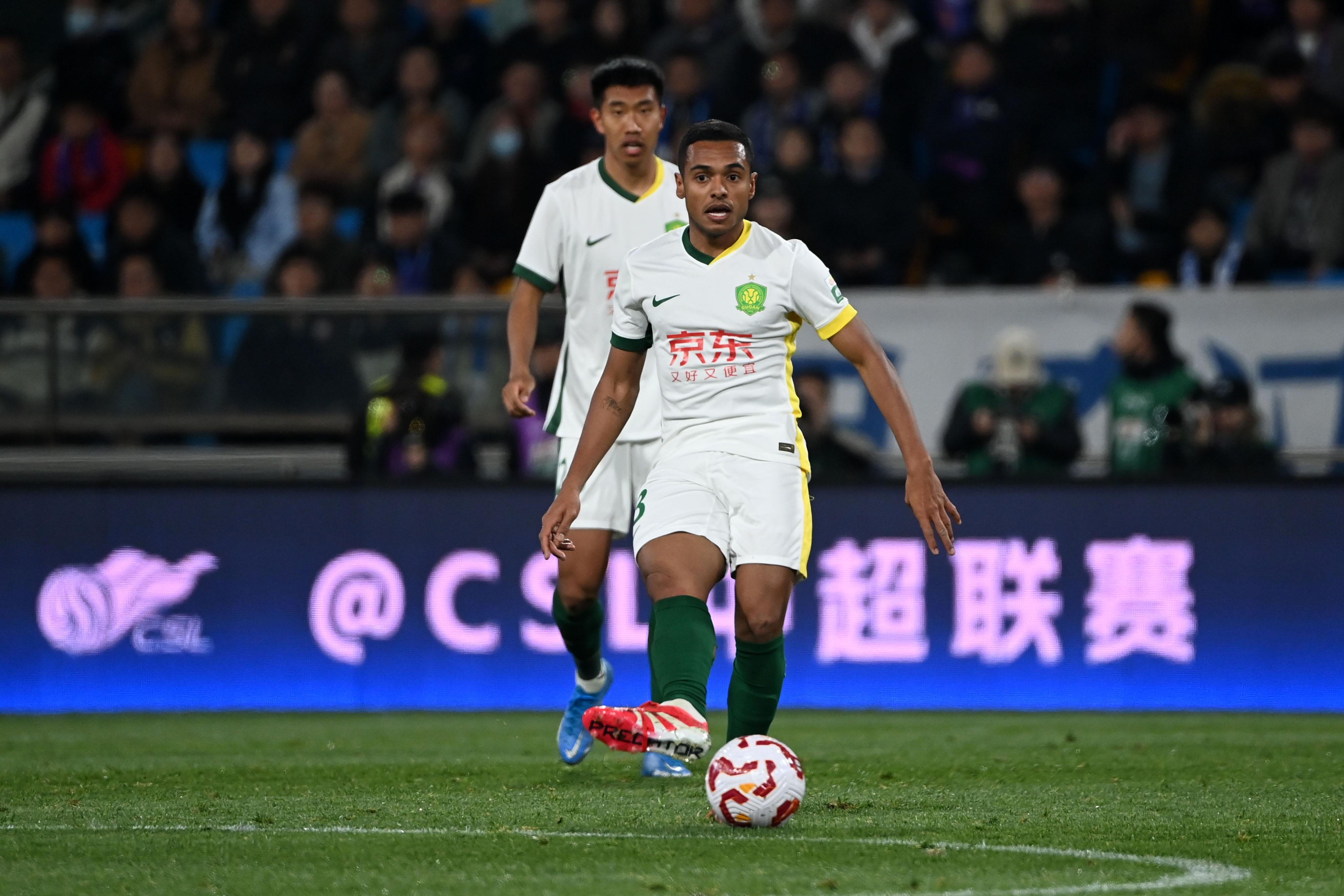 恩加德乌, 球员反馈右, 海岸比赛过