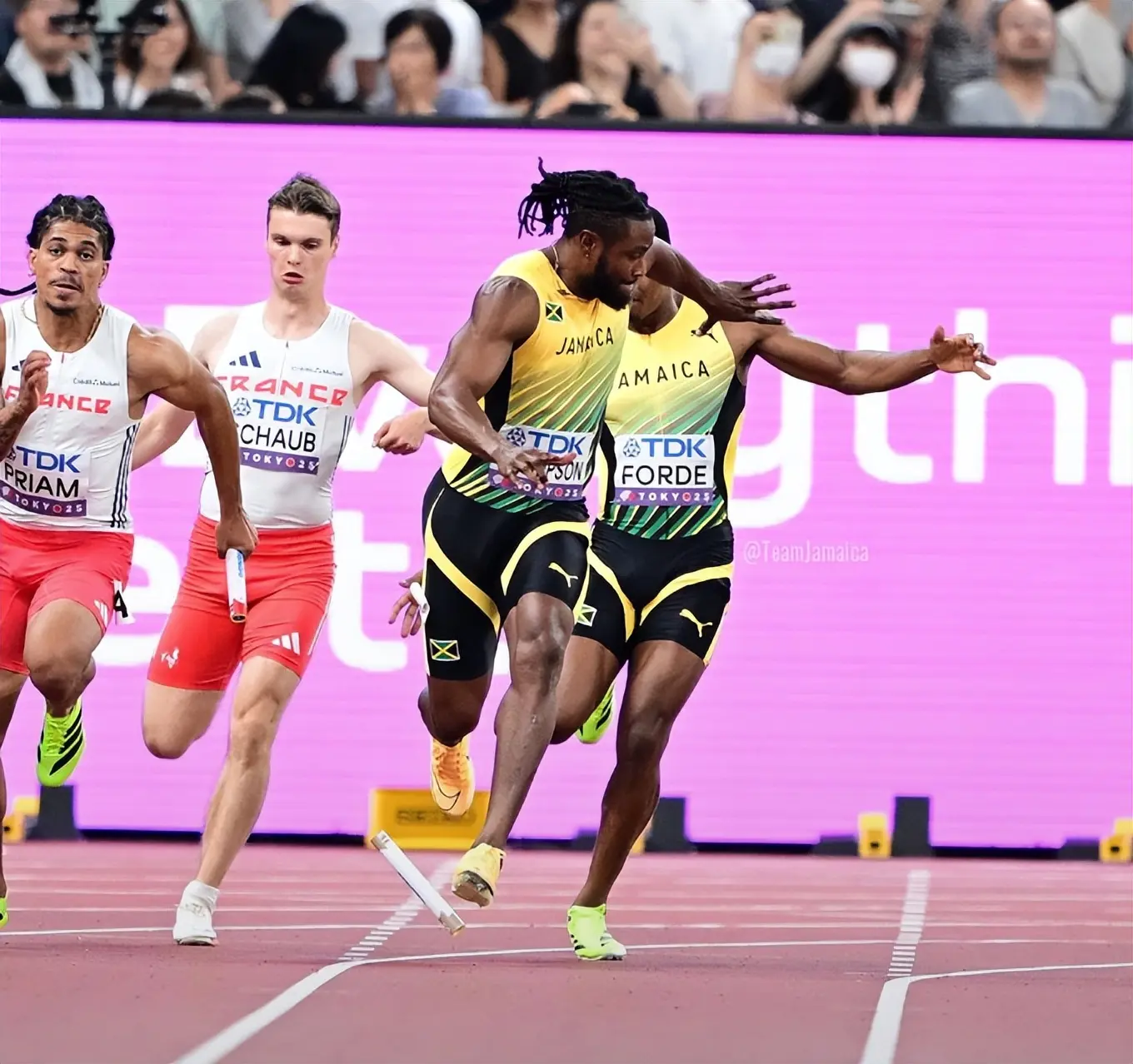 陈妤颉没能, div