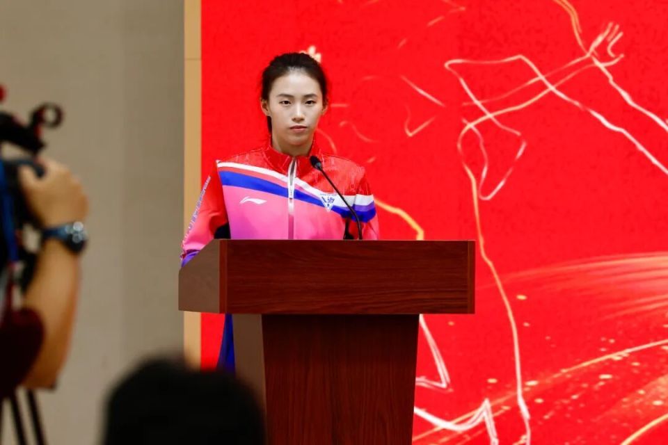 红婵在竞技, 练作风