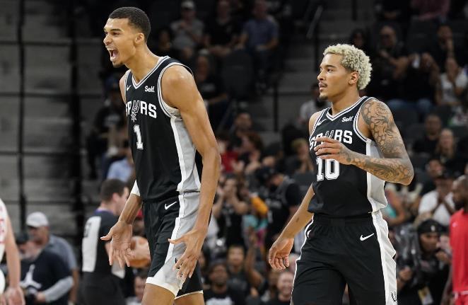 风看起来不, roULe, 甚至没有大